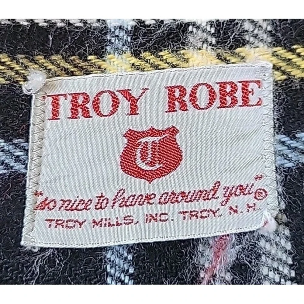 Troy Robe Vintage Wool Stadium Throw Blanket 60x52 Red Tartan Plaid Fringed Warm